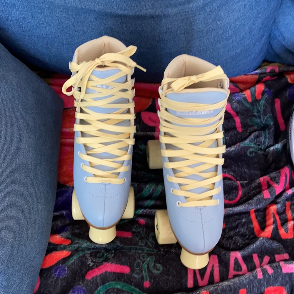 Impala baby blue and yellow Skates